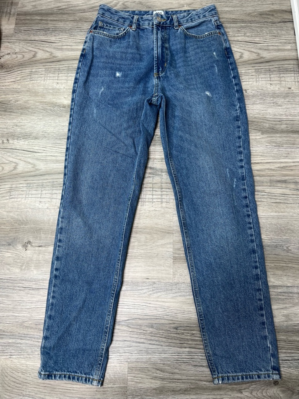BDG Urban Outfitters Lightly Distressed Mom High-Rise Jeans 100% Cotton size 28